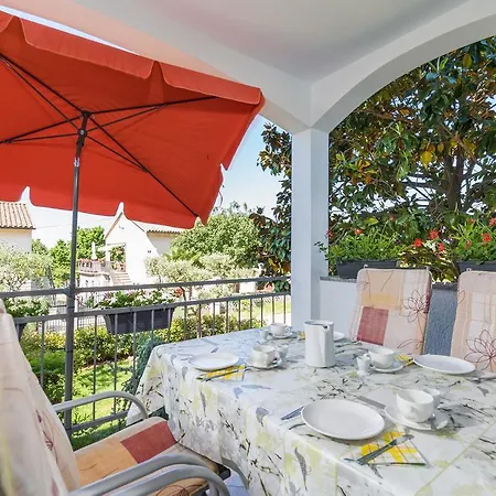 Διαμέρισμα Tina