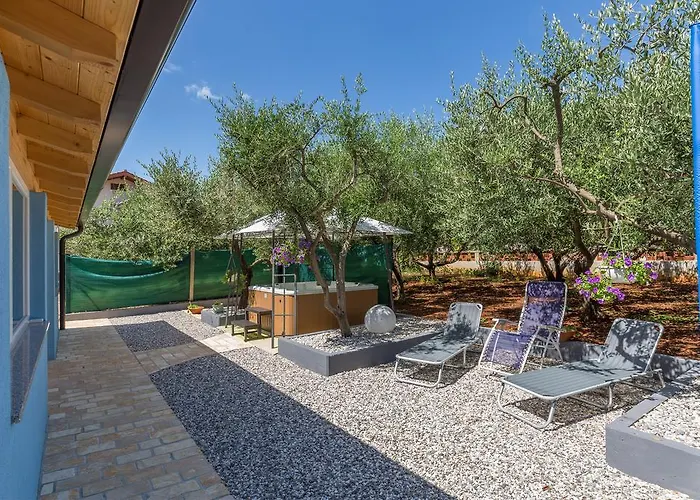 Tina شقة بوريتش