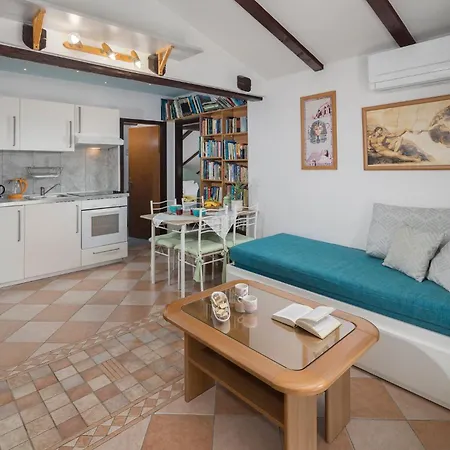 Tina Apartment *