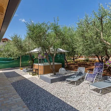 Tina Lejlighed Poreč